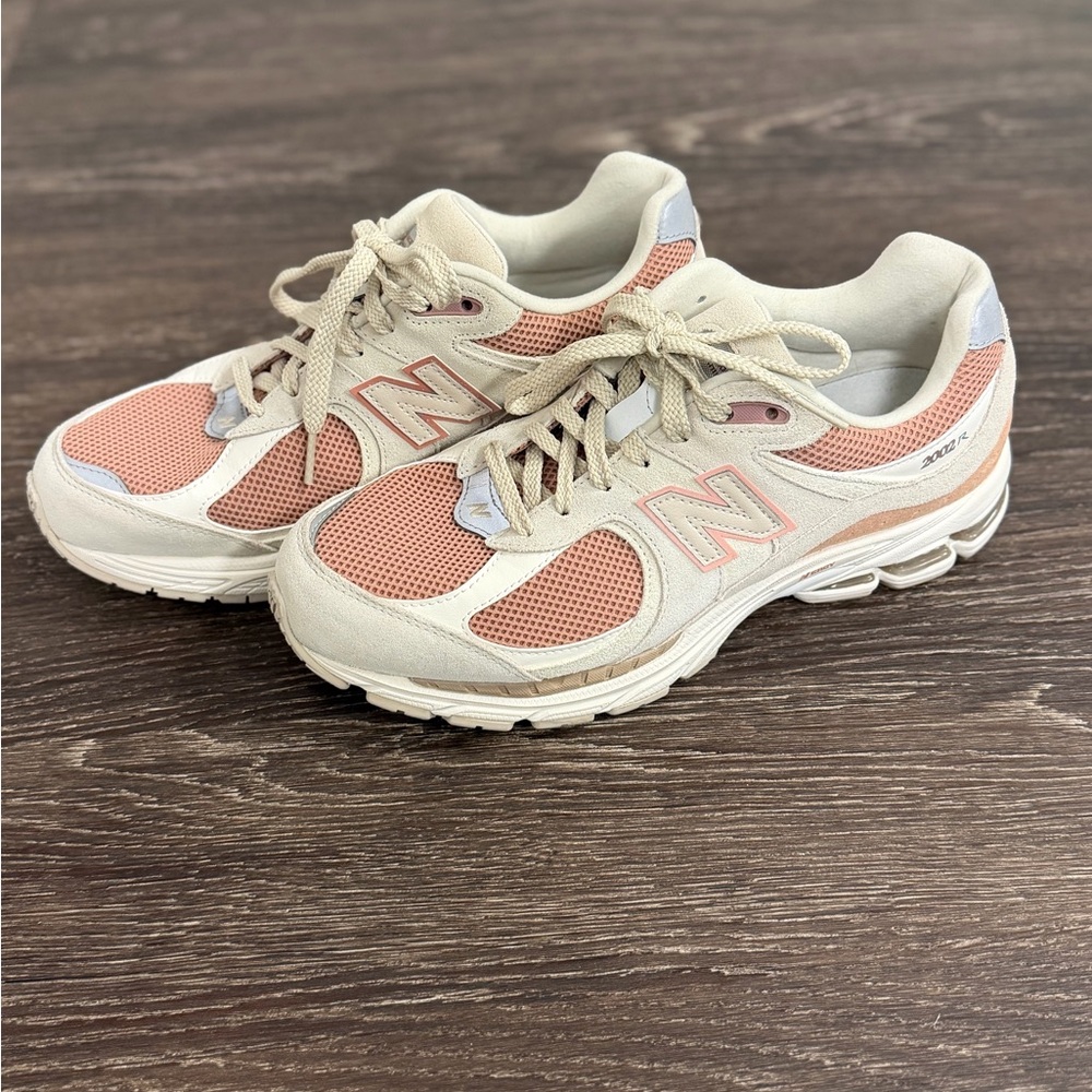 New Balance Women’s Sneaker - Size 11. Cream & Dusty Coral Pink